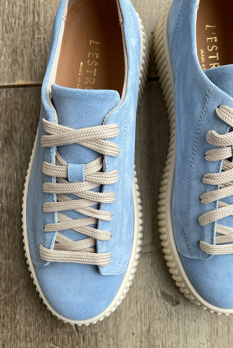 Sneakers mit geriffelter Sohle